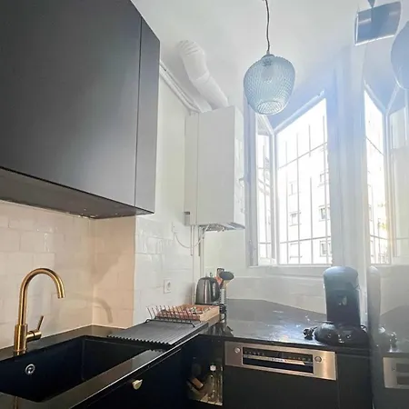 Appartement Renewed And Well-decorated In 12th Paris